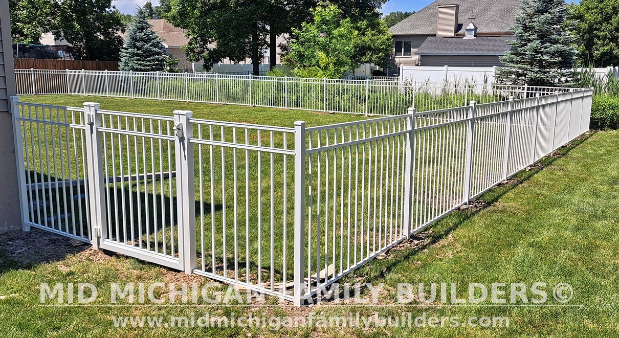 Check Out This New Royal Aluminum Fence In Artic White From Mid ...